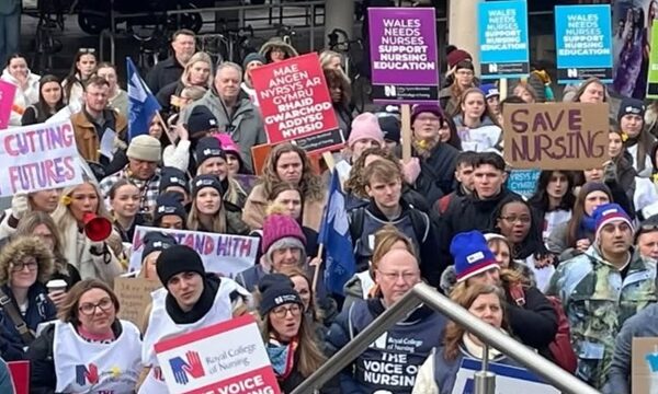 Student nurses demonstrate against closure of Cardiff University course