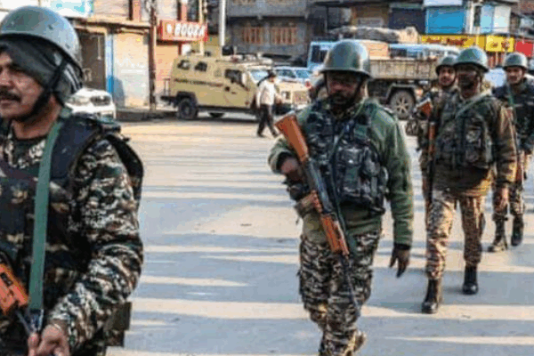 Troops on patrol in Kashmir