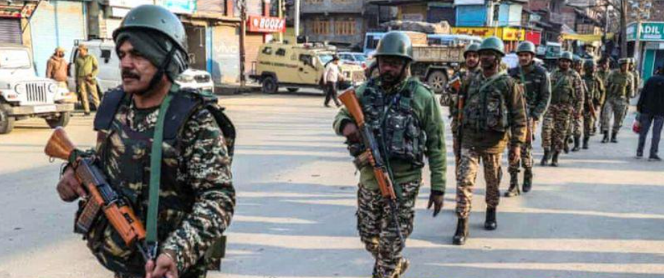 Troops on patrol in Kashmir