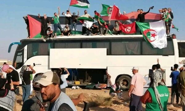 Caravan of Steadfastness supporters