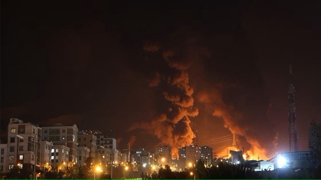 Fires blaze in Tehran